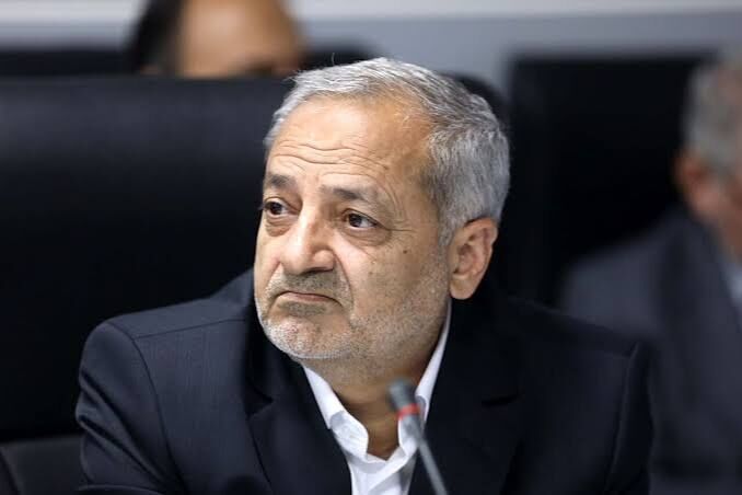 

تعویق امتحانات نهایی و کنکور 

به دلیل برگزاری مراسم تشییع رهبر شهید 