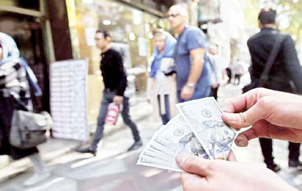 مانور بازارساز  بر «بازگشت ارزهای صادراتی»