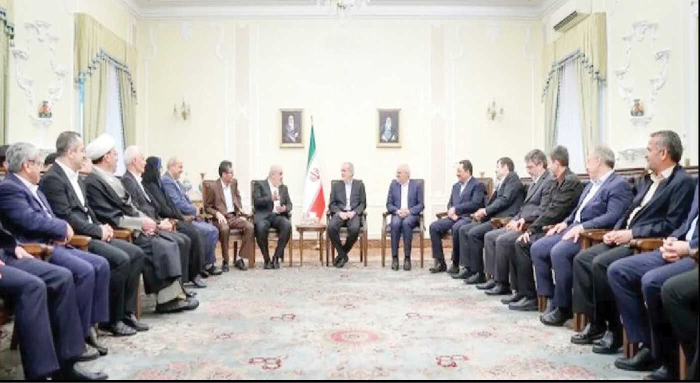 خواهان گفت‌وگو از موضع برابر هستیم