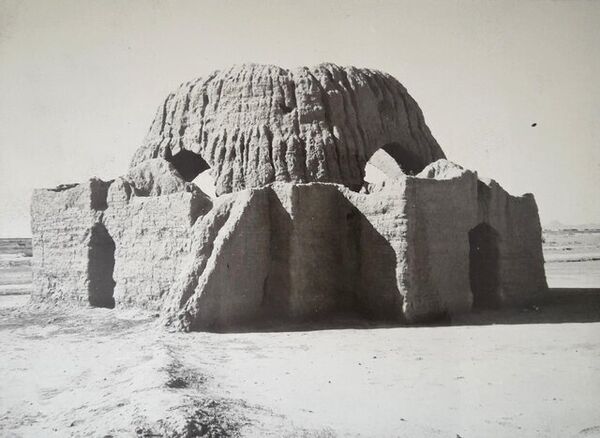 تخریب دو اثر تاریخی توسط دهیاری برای ساخت پارکینگ!