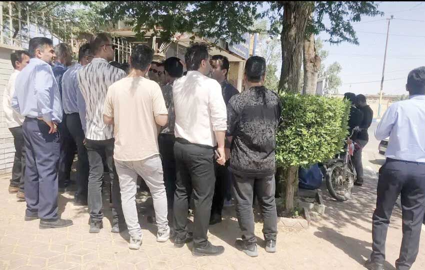 کارگران قراردادی شرکت پایانه‌ها و مخازن پتروشیمی ماهشهر تجمع کردند