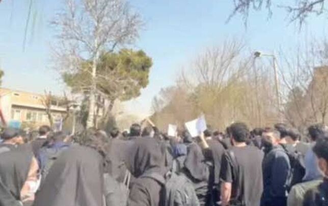 

مدعی‌العموم به انتشار اطلاعات دانشجویان در فضای مجازی ورود کند