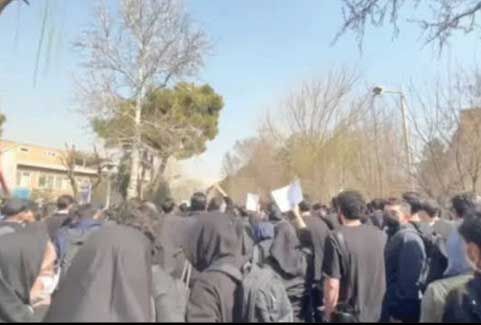 

مدعی‌العموم به انتشار اطلاعات دانشجویان در فضای مجازی ورود کند