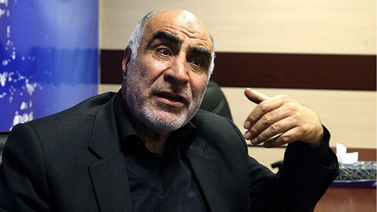 
بین لاریجانی و روحانی از زمین تا آسمان فاصله وجود دارد