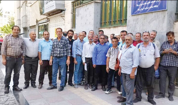 رانندگان بخش خصوصی شرکت واحد تجمع کردند