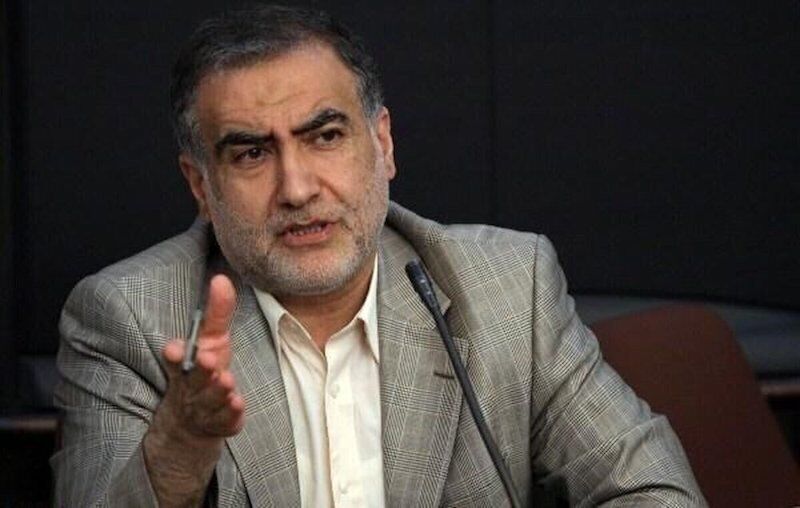 


میکروفنم را بسته‌اند؛

اجازه نطق نمی‌دهند
