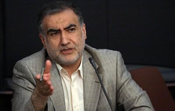 


میکروفنم را بسته‌اند؛

اجازه نطق نمی‌دهند