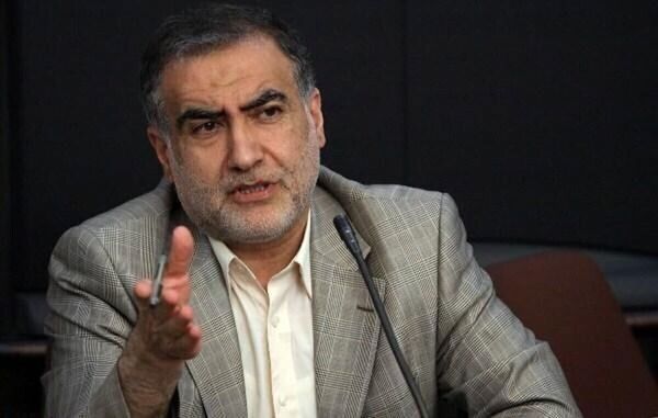 


میکروفنم را بسته‌اند؛

اجازه نطق نمی‌دهند