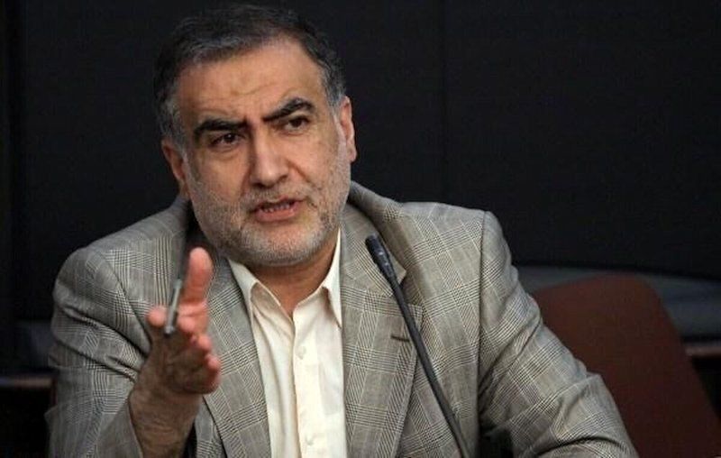 


میکروفنم را بسته‌اند؛

اجازه نطق نمی‌دهند