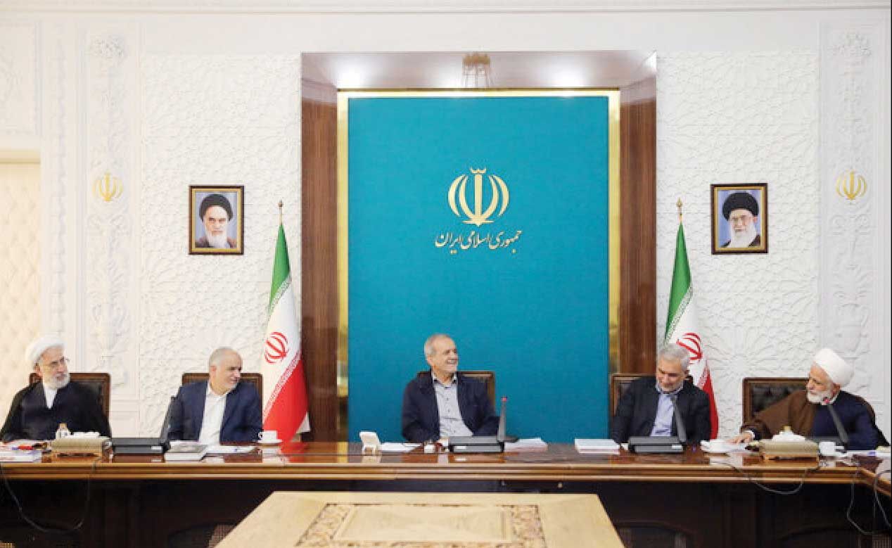 دستگاه‌های دولتی از ناقضان اصول قانون اساسی هستند