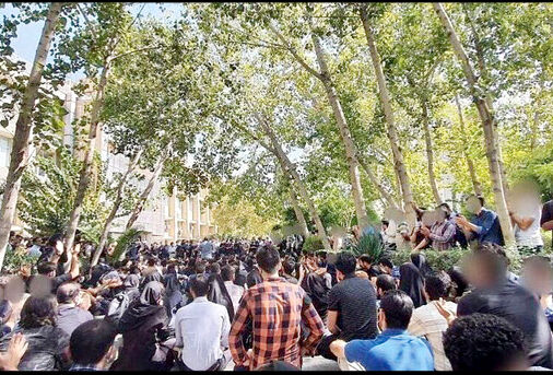 
تشکیل20 پرونده انضباطی و محرومیت از تحصیل ۴ یا ۵ دانشجوی معترض