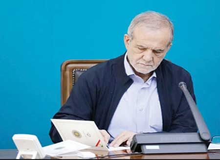 افتتاح طرح انتقال آب دریای عمان 

به فلات مرکزی با دستور پزشکیان