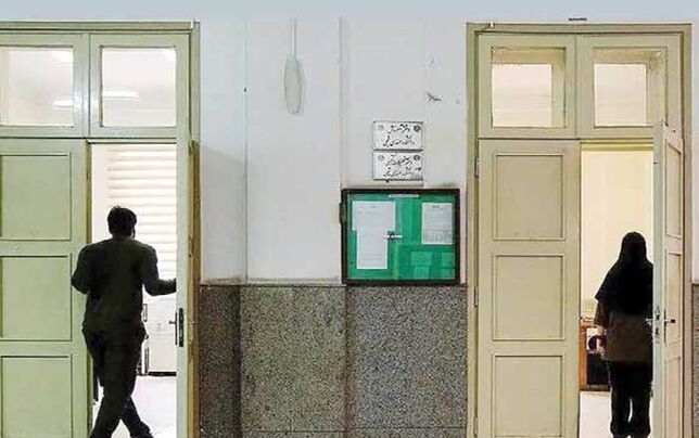 دستور رئیس‌جمهور، پشت در اتاق‌های جذب