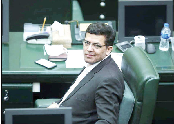 تغییر میانگین محاسبه مستمری به ۵ سال، 40 درصد حقوق بازنشستگان را کاهش می‌دهد