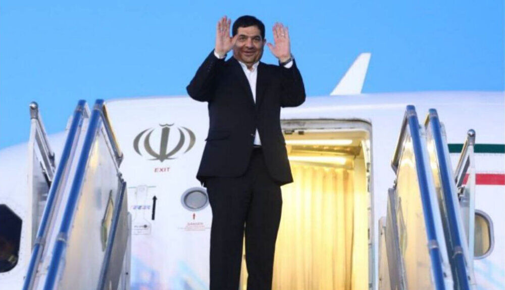 مخبر عازم چین شد

