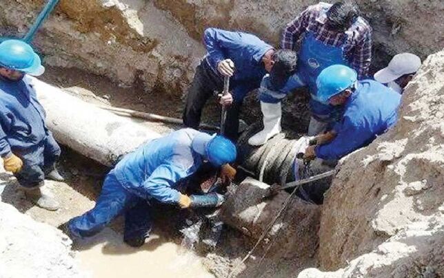 انتقاد کارگران آبفای چوار از تاخیر در پرداخت حقوق