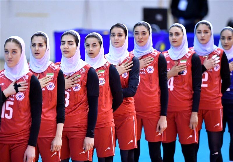 دختران والیبال به خط شدند