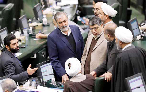 
نقض آزادی مشروع مردم  با # طرح خفقان