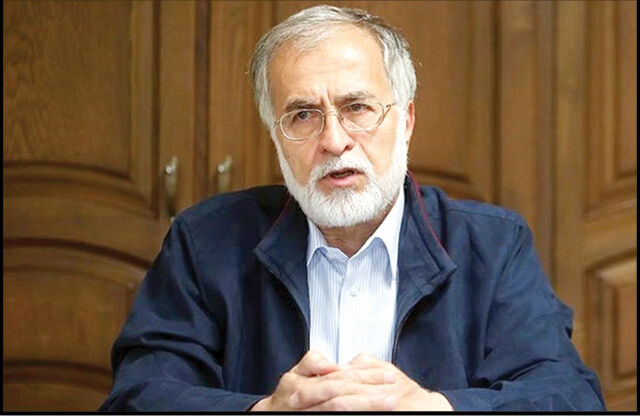 
گرفتاری ما با رئیسی این است که ایشان از موضع خدا فرمان صادر می‌کند