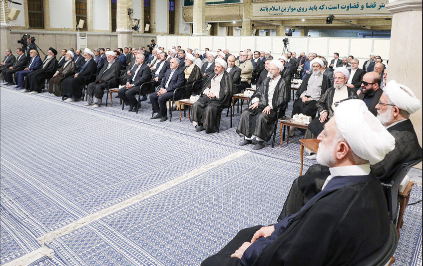 قضات بر منابع حقوق بشر غرب استناد نکنند
