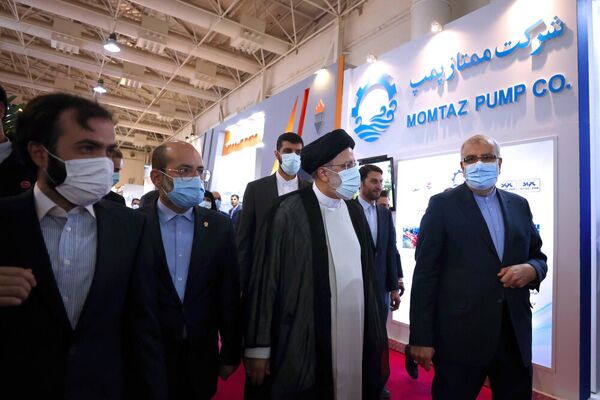  بازدید رئیس‌جمهور از نمایشگاه بین‌المللی صنعت نفت