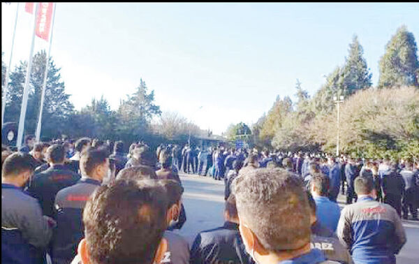 پایان اعتصاب کارگران لاستیک بارز 

با ورود دستگاه قضا