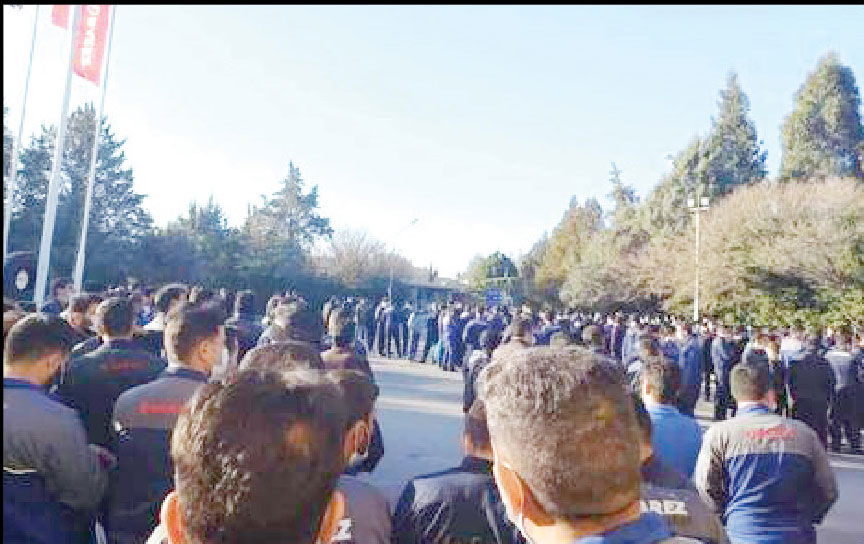 پایان اعتصاب کارگران لاستیک بارز 

با ورود دستگاه قضا