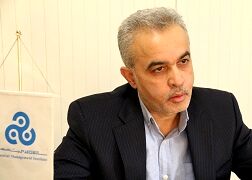
بانک‌ها بیشترین درآمد و پتروشیمی‌ها بیشترین صادرات را دارند