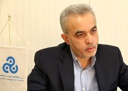 
بانک‌ها بیشترین درآمد و پتروشیمی‌ها بیشترین صادرات را دارند