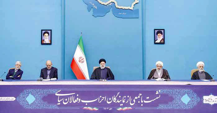 نمایش تشریفاتی- تبلیغاتی در آستانه انتخابات