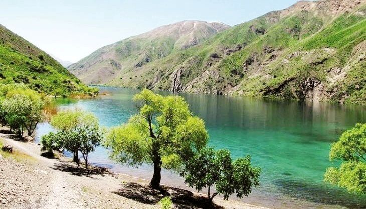 گَهر، دریاچه‌ای در این مرز پر گُهر