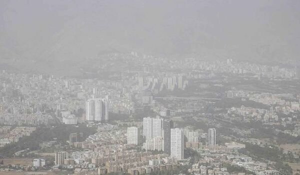 
گرد و غبار یا آثار جنگ؟