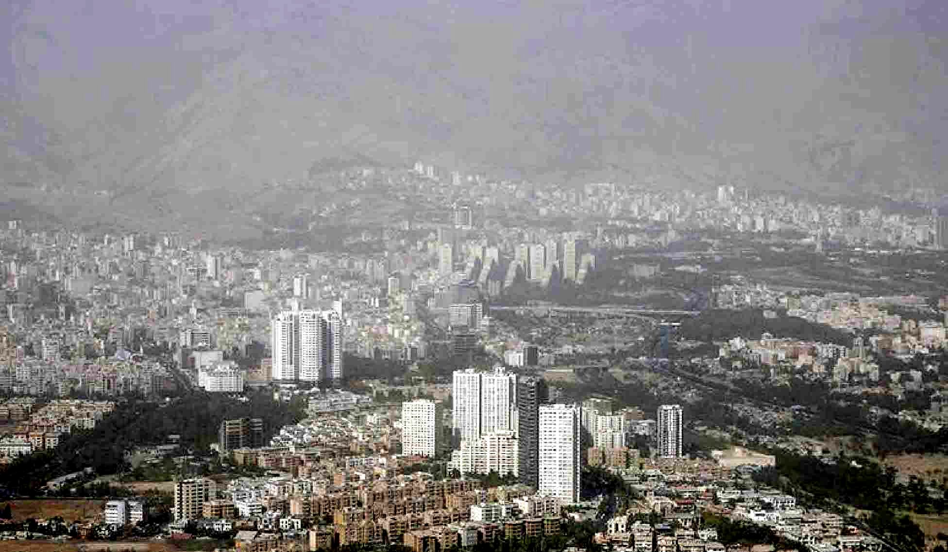 
گرد و غبار یا آثار جنگ؟