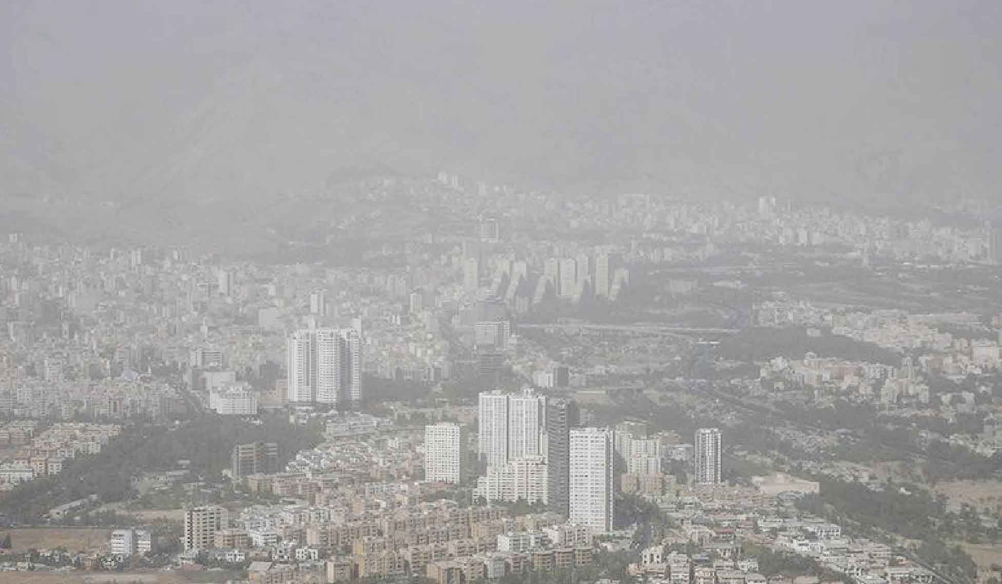 
گرد و غبار یا آثار جنگ؟