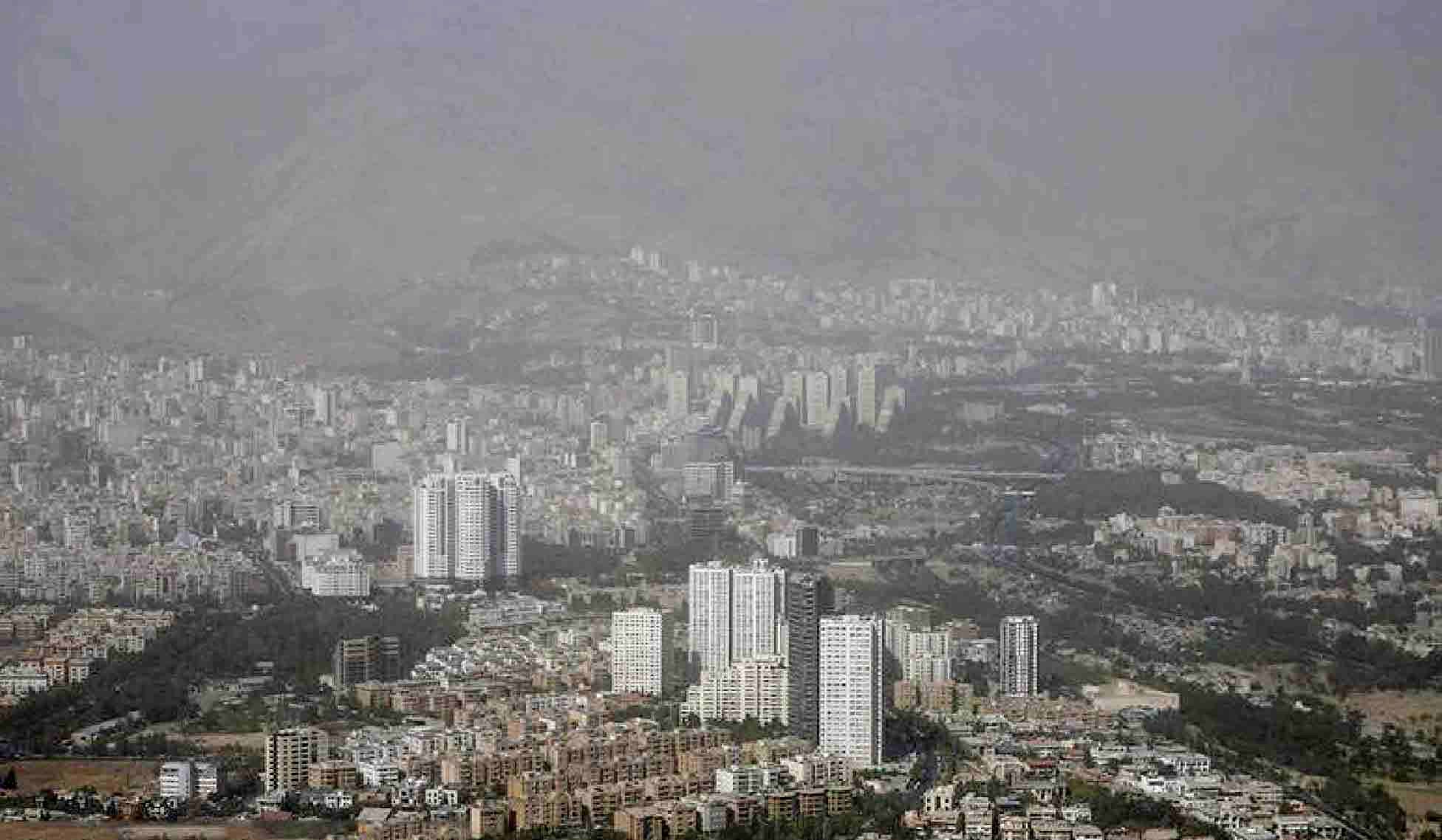 
گرد و غبار یا آثار جنگ؟
