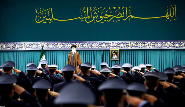 
 نمی توانیم همیشه در موضع دفاع بمانیم