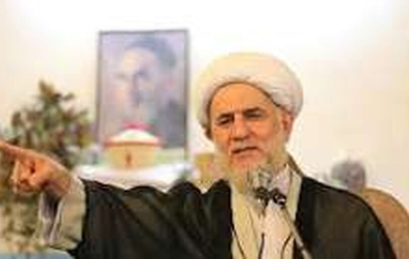 
از هرکسی که موشک و پهپاد دارد می‌خواهیم که ترامپ را 
ترور کند