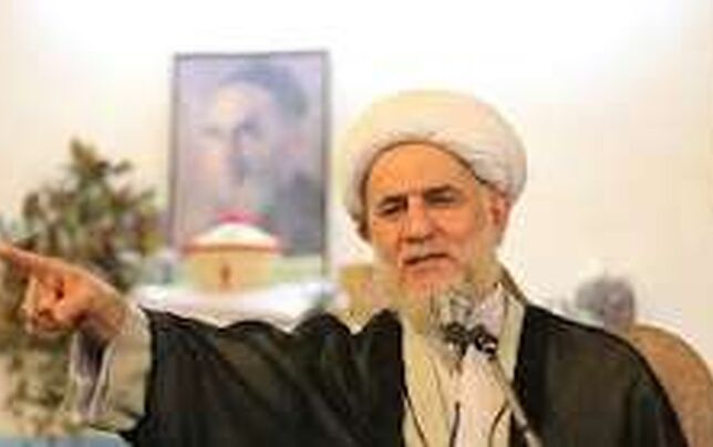 
از هرکسی که موشک و پهپاد دارد می‌خواهیم که ترامپ را 
ترور کند