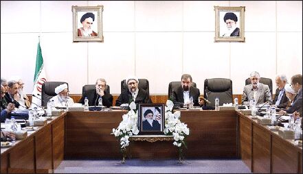 لاریجانی ریاست کرد، احمدی‌نژاد غیبت