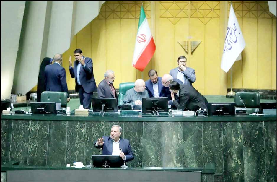 
هیچ استیضاحی فعلاً به جریان نیافتد