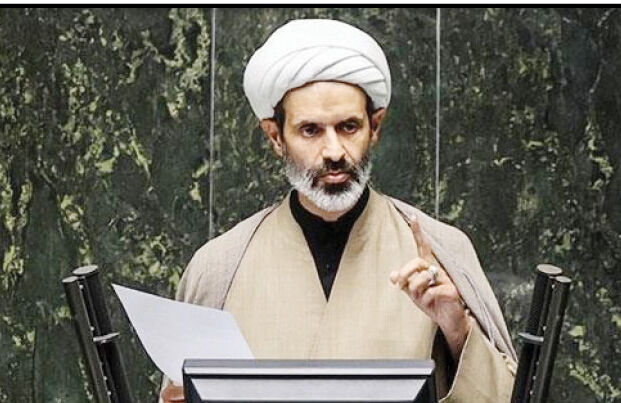 
رئیسی باید قبل از تغییر وزرا اقدام به تغییر معاون اول می‌کرد