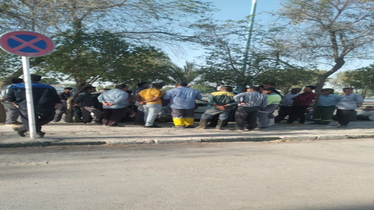 کارگران شهرداری ویسیان دست از کار کشیدند