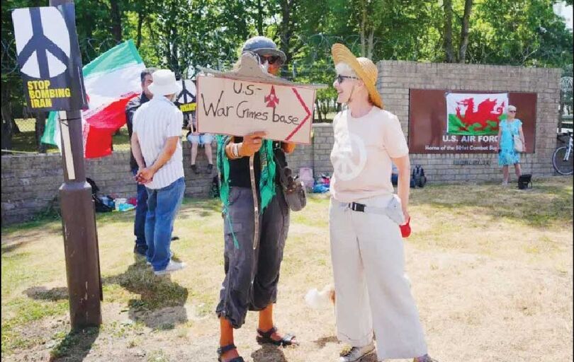 
اعتراض به استفاده آمریکا از پایگاه هوایی بریتانیا در جنگ ایران
