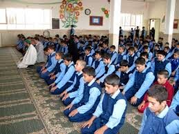 مدارس را مزین کنید به نمازخوانی نوجوانان