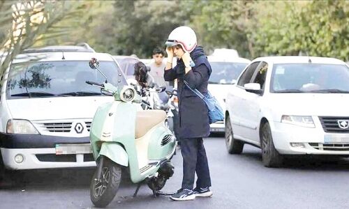 اندر حکایت ظهور قاضی شارع در صدور گواهینامه موتور زنان!