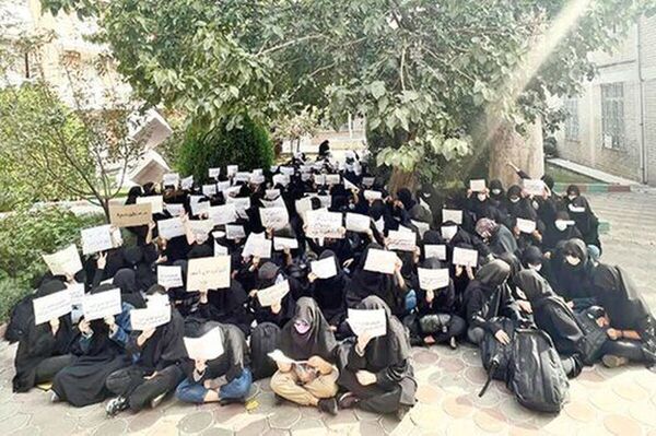 دانشجویان معترض را رها نمی‌کنیم