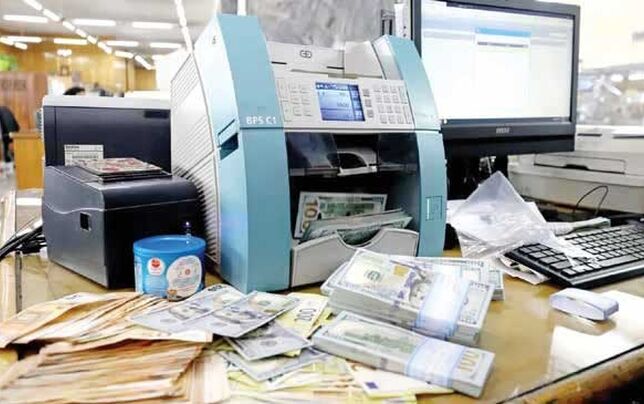 دولت اولین منتفع افزایش قیمت دلار است