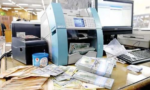 دولت اولین منتفع افزایش قیمت دلار است