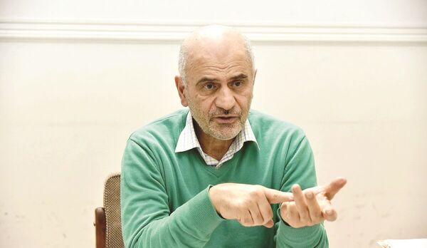 


تمکین به مطالبات مردمی نشان ضعف نیست