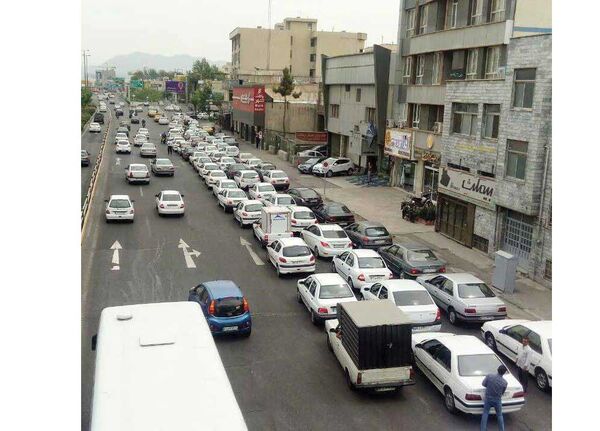 صف‌هایی به طول 14 میلیون لیتر کسری بنزین!